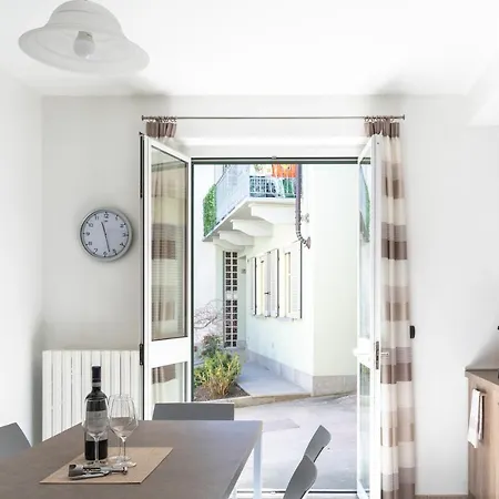 A 2 Passi Da Alba With 6 Beds * Rodello