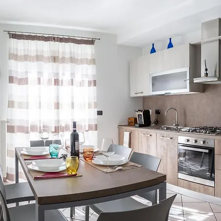 A 2 Passi Da Alba With 6 Beds Apartment *