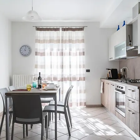Apartment A 2 Passi Da Alba With 6 Beds